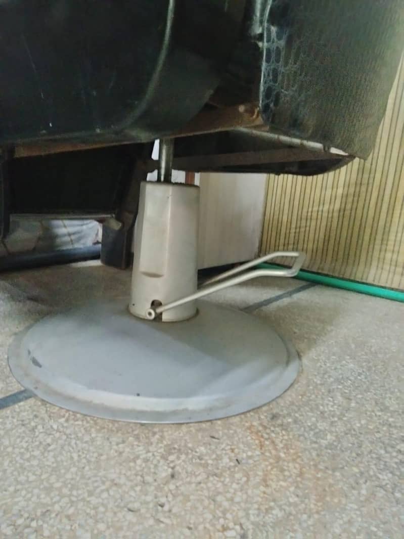 Barber chairs 8
