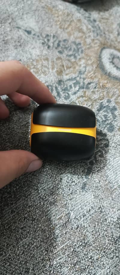 Air pods for sale only 2 days used 10 out of 10 condition clear sound