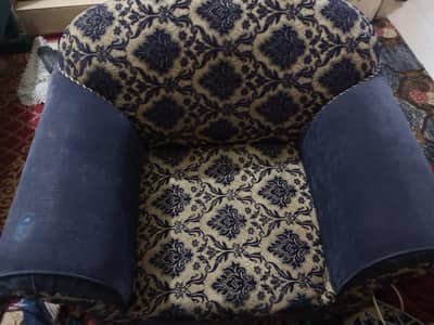 5 seater jambo size sofa set in normal good condition