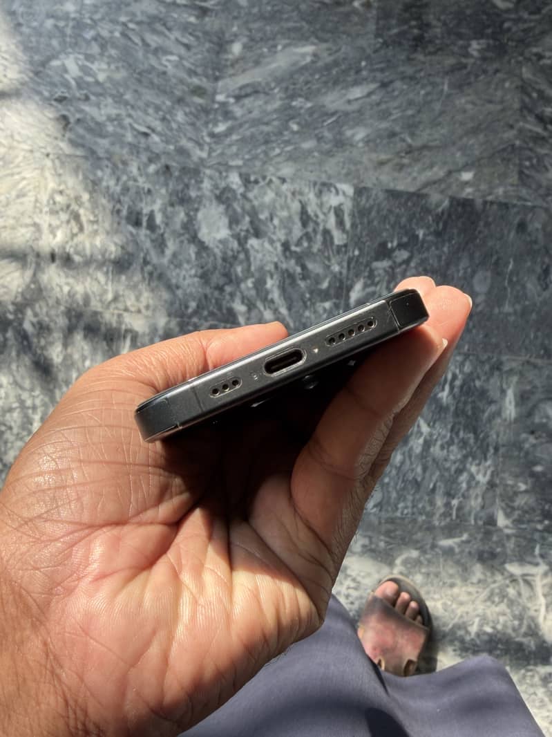 Apple iPhone 15 Pro 1