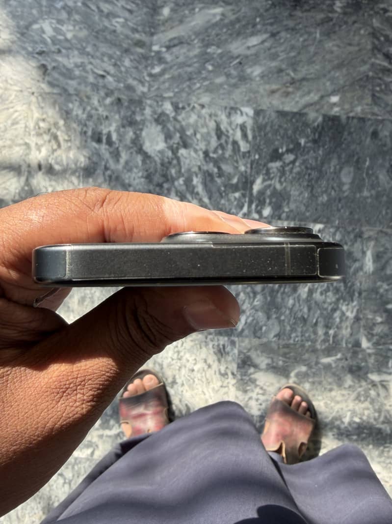 Apple iPhone 15 Pro 2