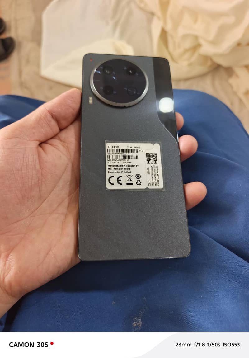 Tecno CAMON 30 . . . 12+12/ 256 0