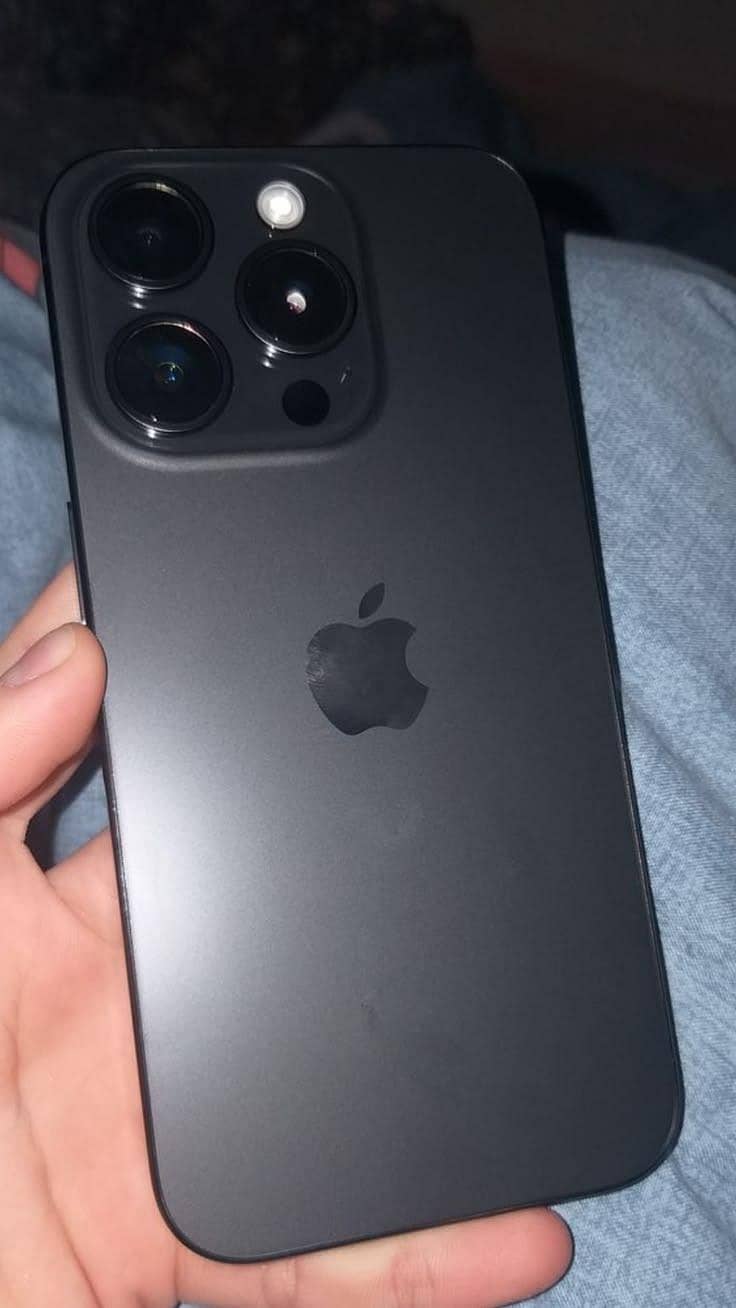 Apple iPhone 16 Pro Max 0