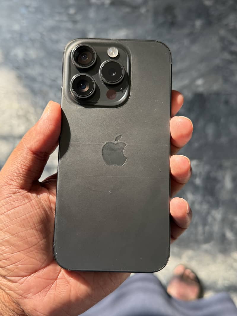 Apple iPhone 15 Pro 3