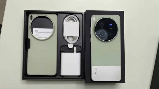 Vivo X300 Ultra - 12GB + 256 GB (CN Variant)