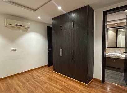 Looking For A Prime Location Flat In Gulberg Gulberg