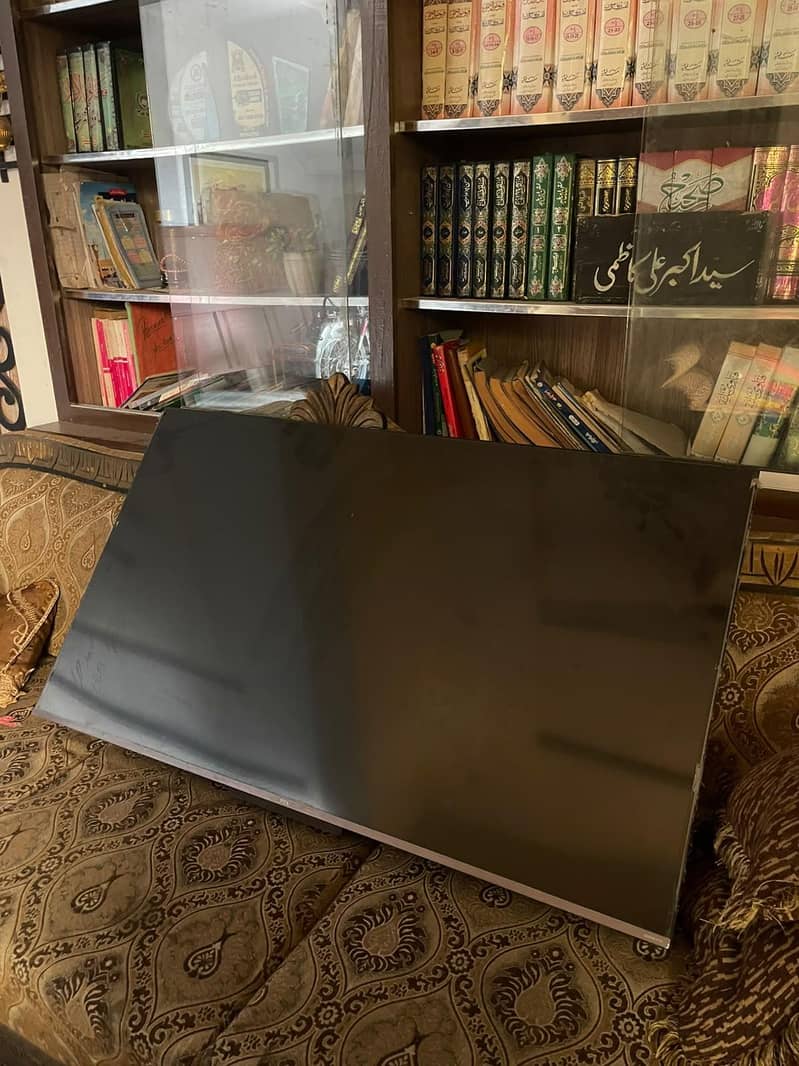 TCL LED 3