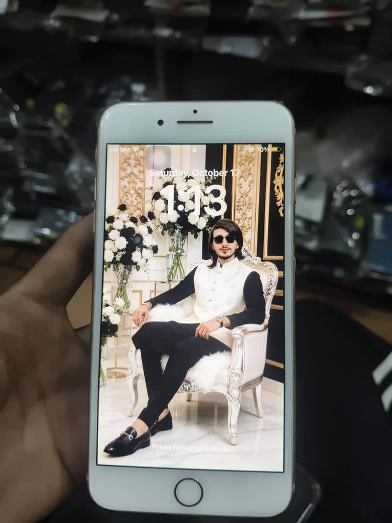 Apple iPhone 8 Plus 0