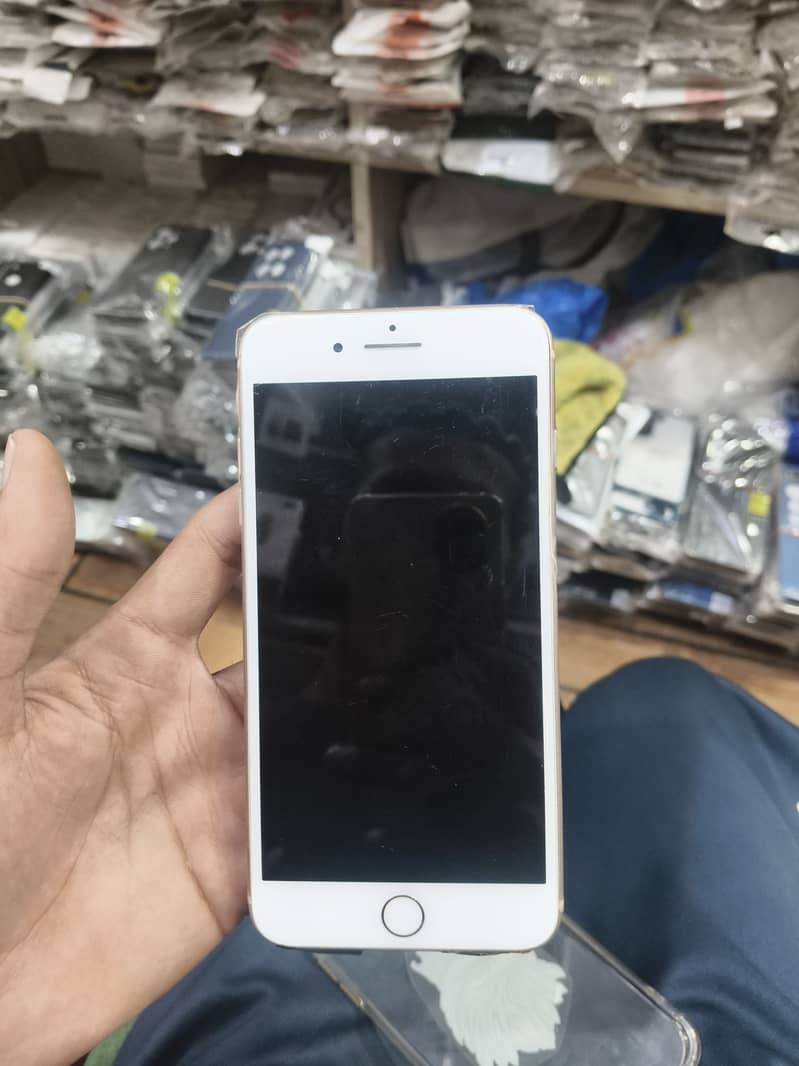 Apple iPhone 8 Plus 1