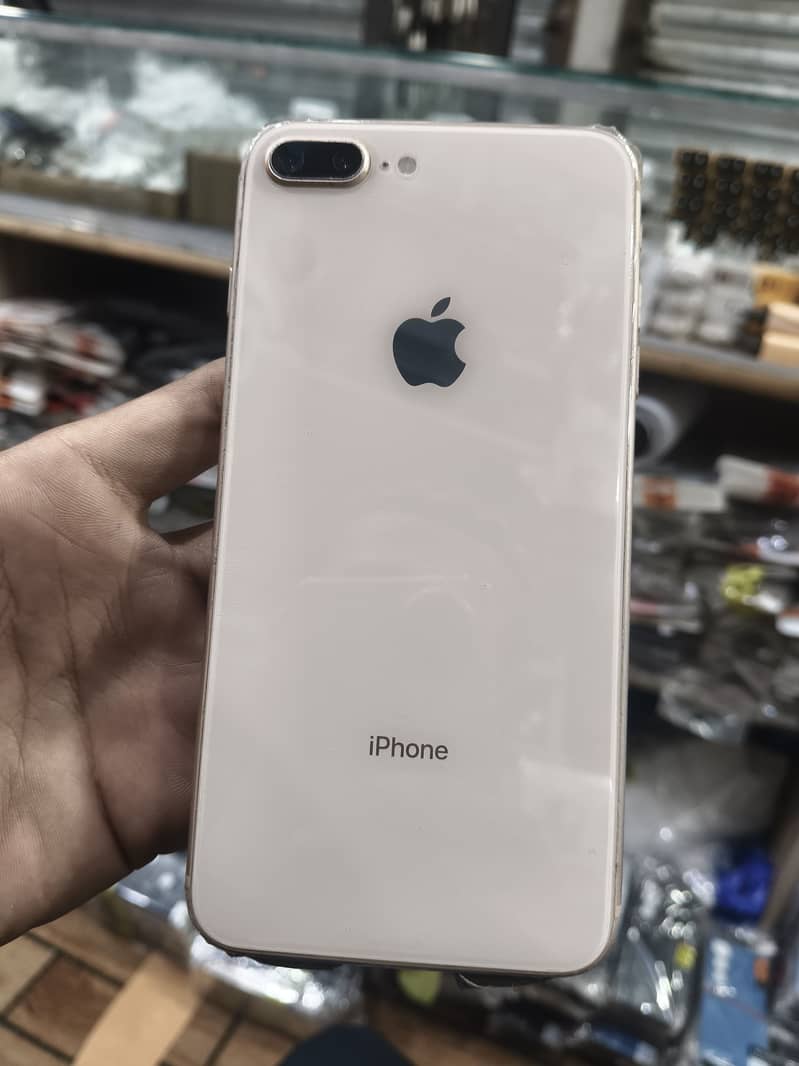 Apple iPhone 8 Plus 2