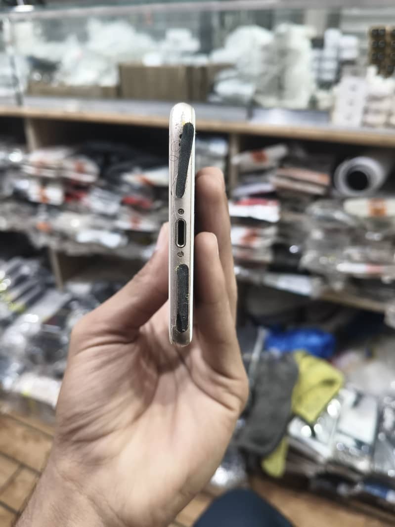 Apple iPhone 8 Plus 3