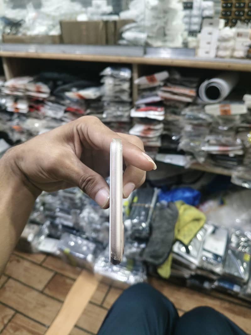 Apple iPhone 8 Plus 6
