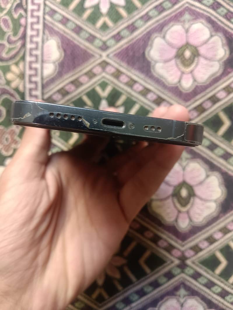 Apple iPhone 13 Pro 2