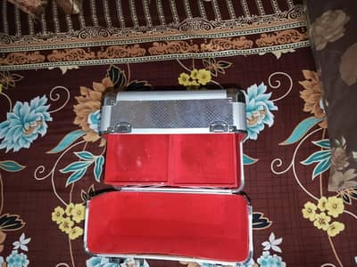 make-up box look like new use Bilkul b Ni hua