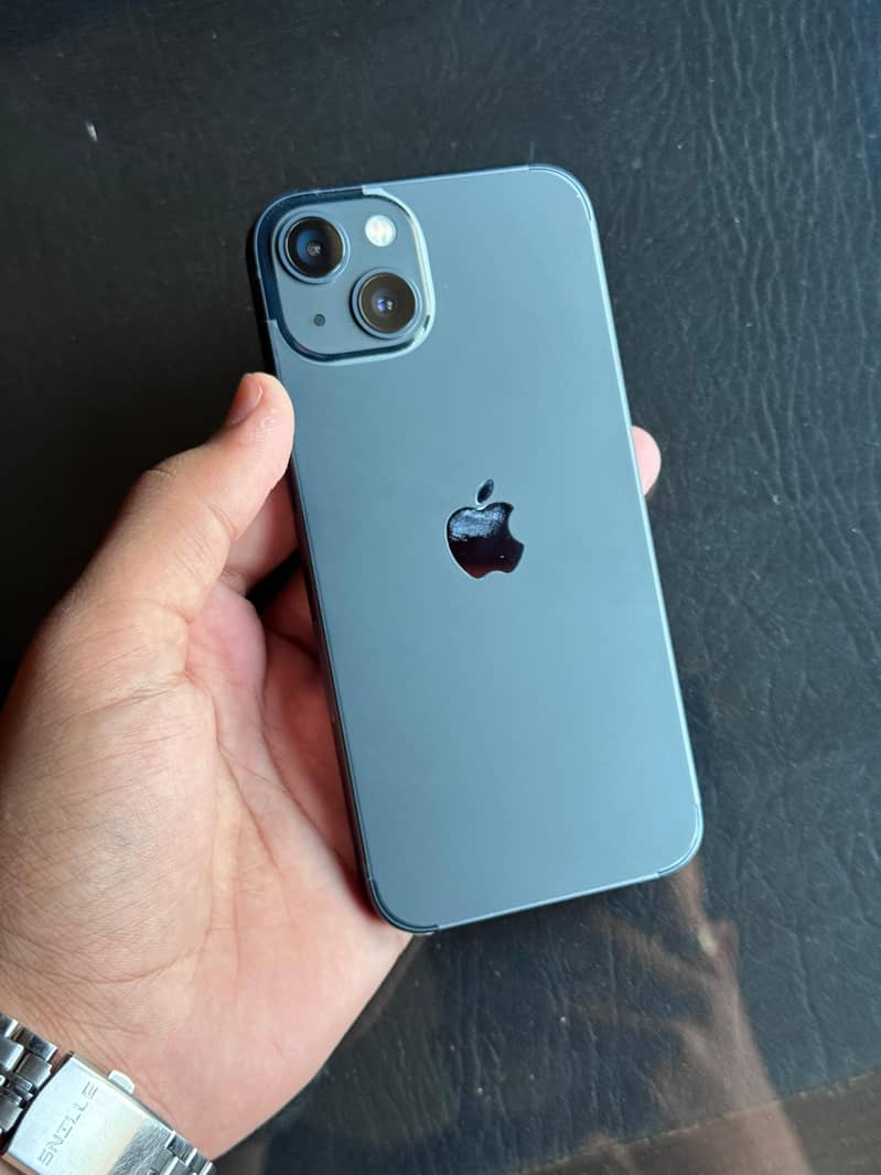 Apple iPhone 13 0