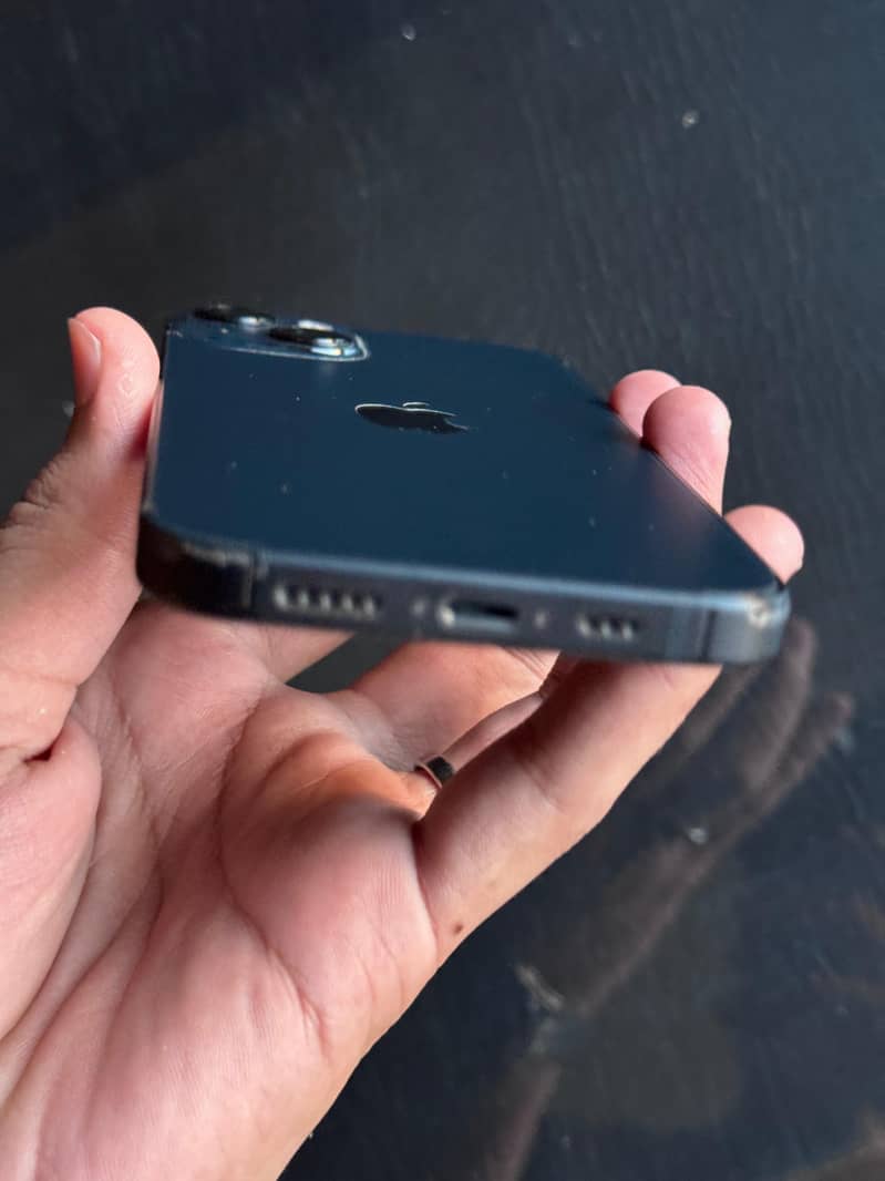 Apple iPhone 13 6