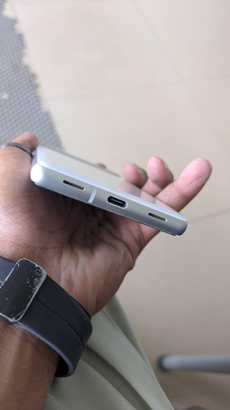 Google Pixel 7a 2