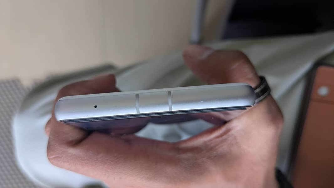 Google Pixel 7a 5