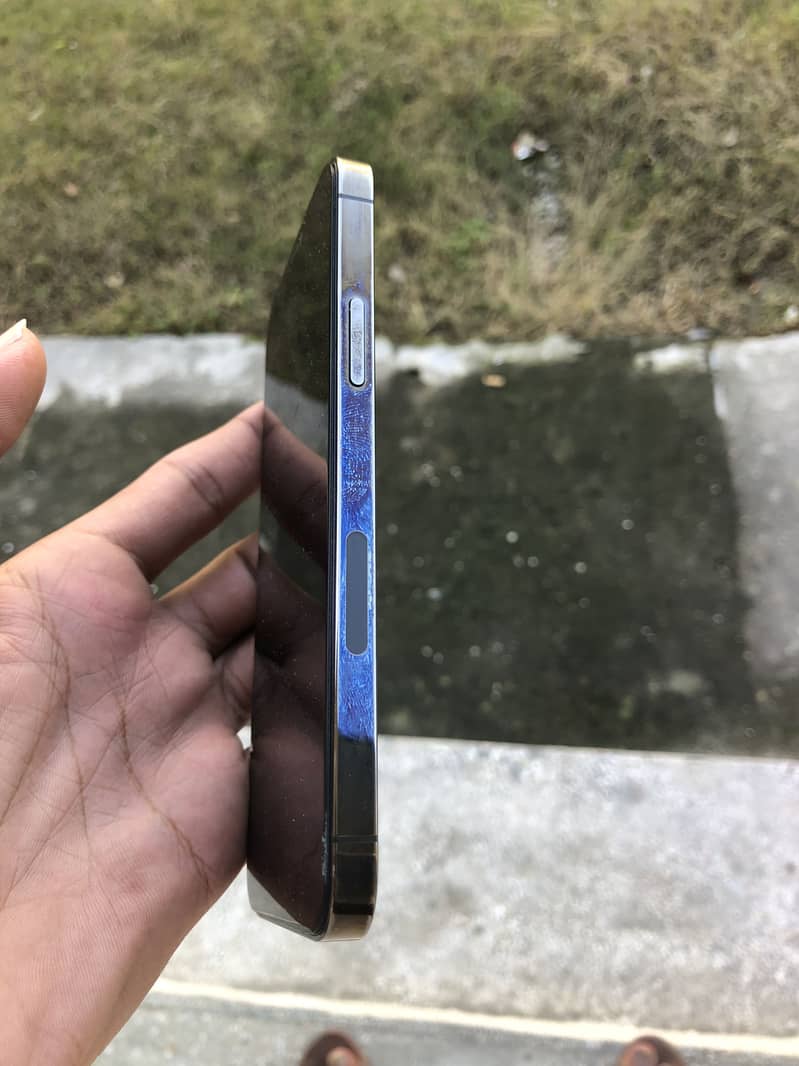 Apple iPhone 12 Pro 1