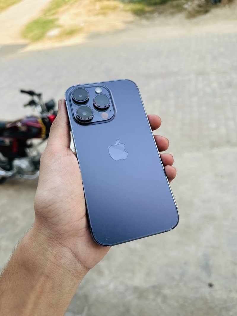 Apple iPhone 14 Pro 1
