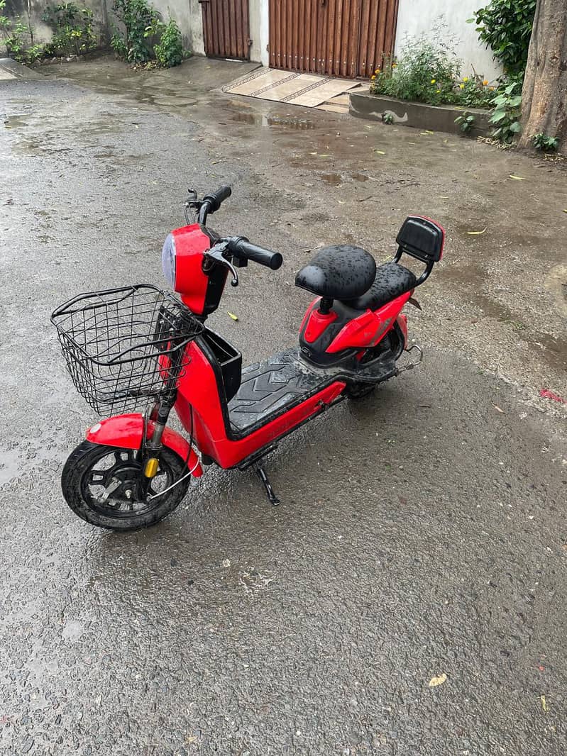 Electric scooty 0