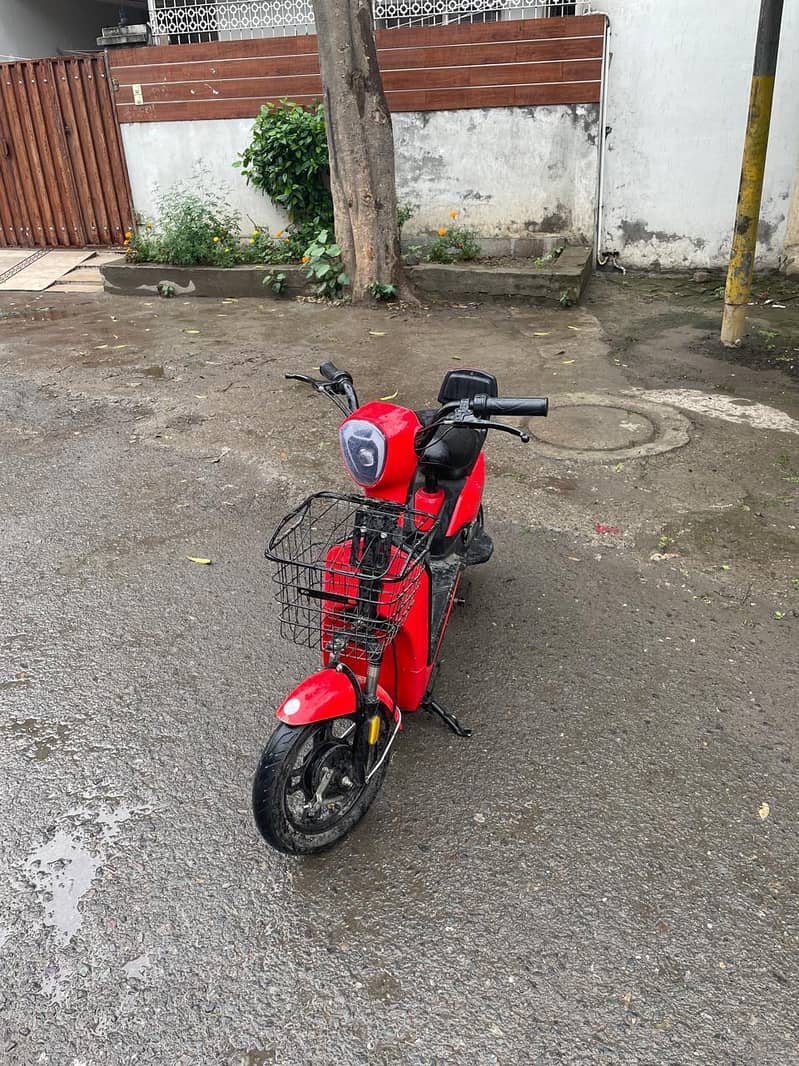 Electric scooty 1