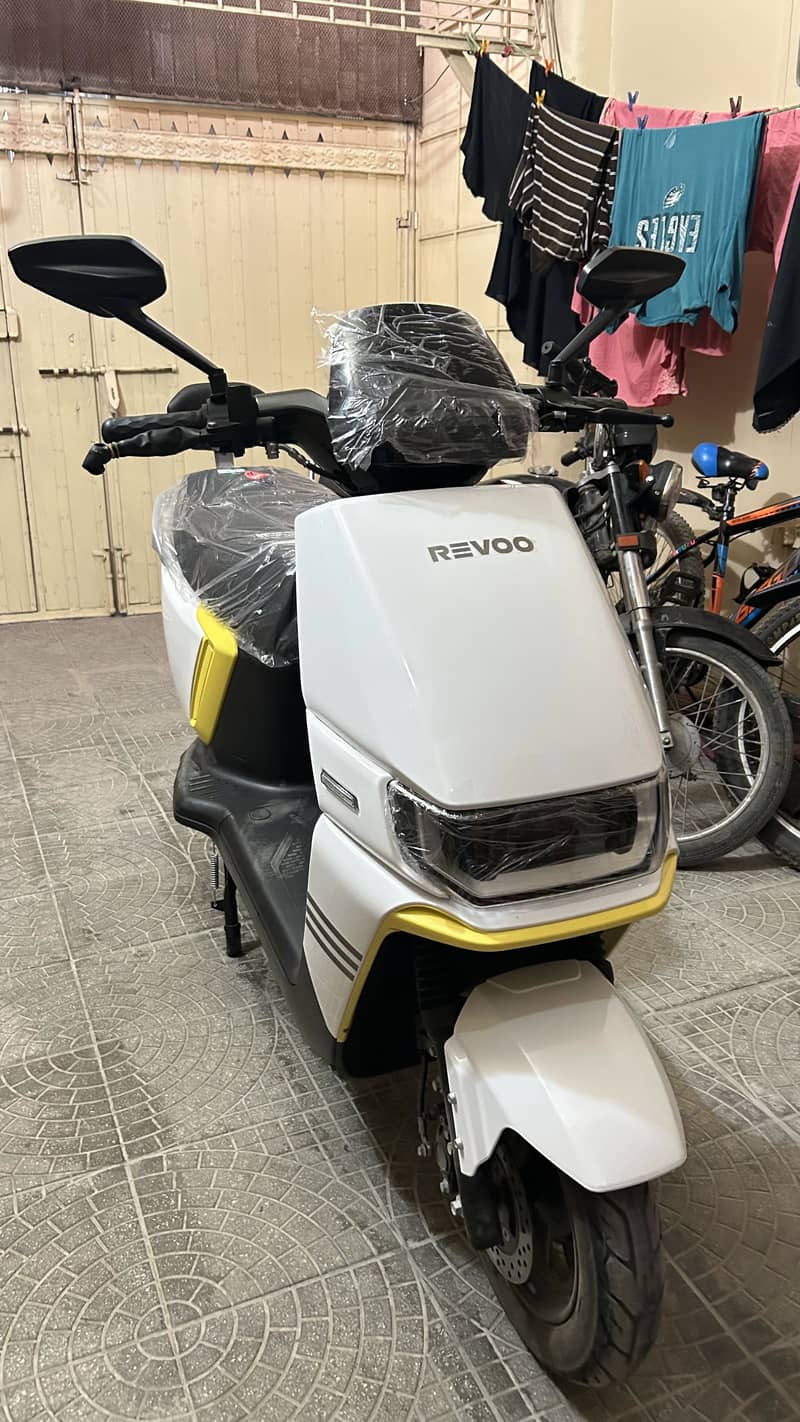 Revoo A12 0