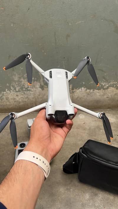 DJI MINI 3 COMBO WITH OUT BOX 13CYCLE USED ONLY LIKE NEW