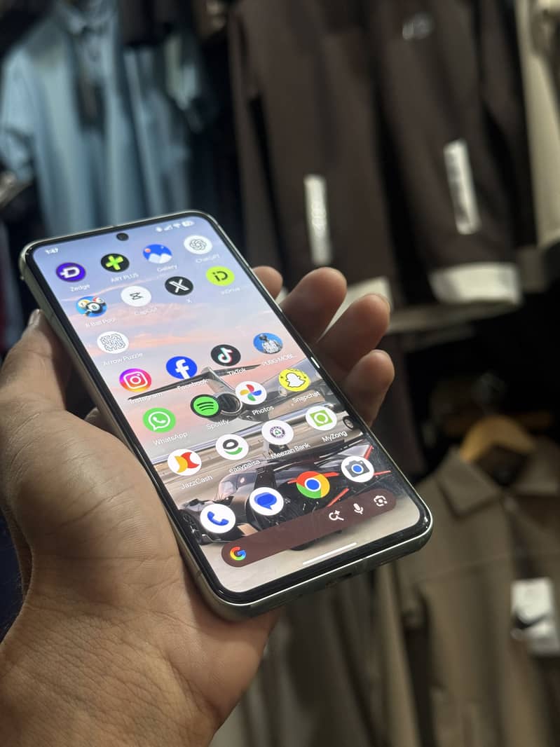 Google Pixel 8 5