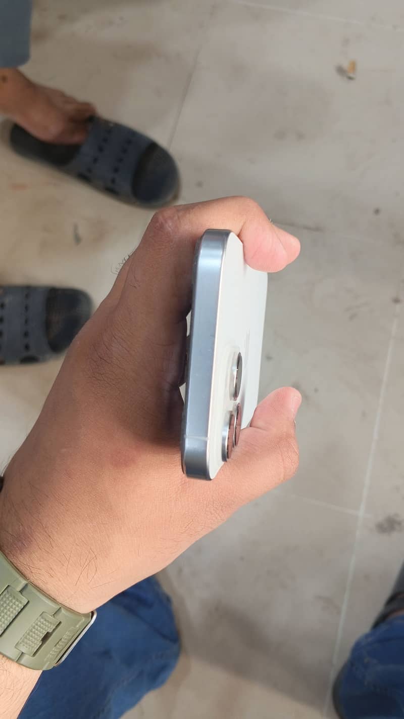 Apple iPhone 16 Pro Max 5
