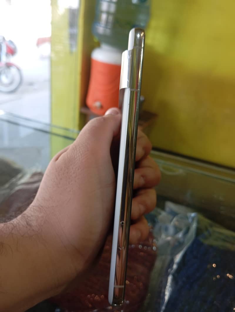 Google Pixel 8 Pro 3