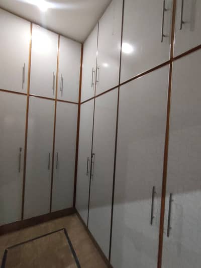 10 marla upper Portion Available for Rent