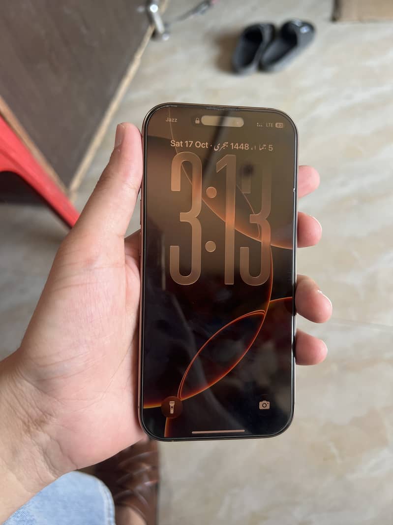 Apple iPhone 16 Pro 0