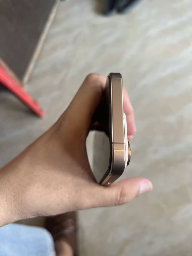 Apple iPhone 16 Pro 5
