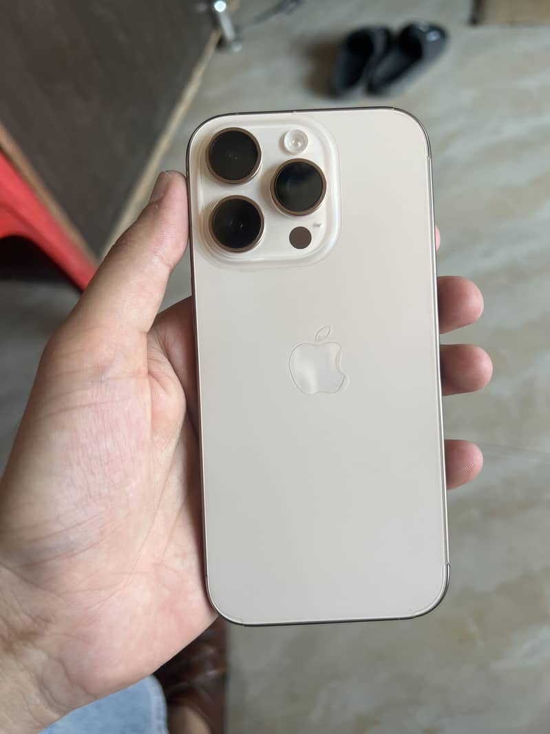 Apple iPhone 16 Pro 7