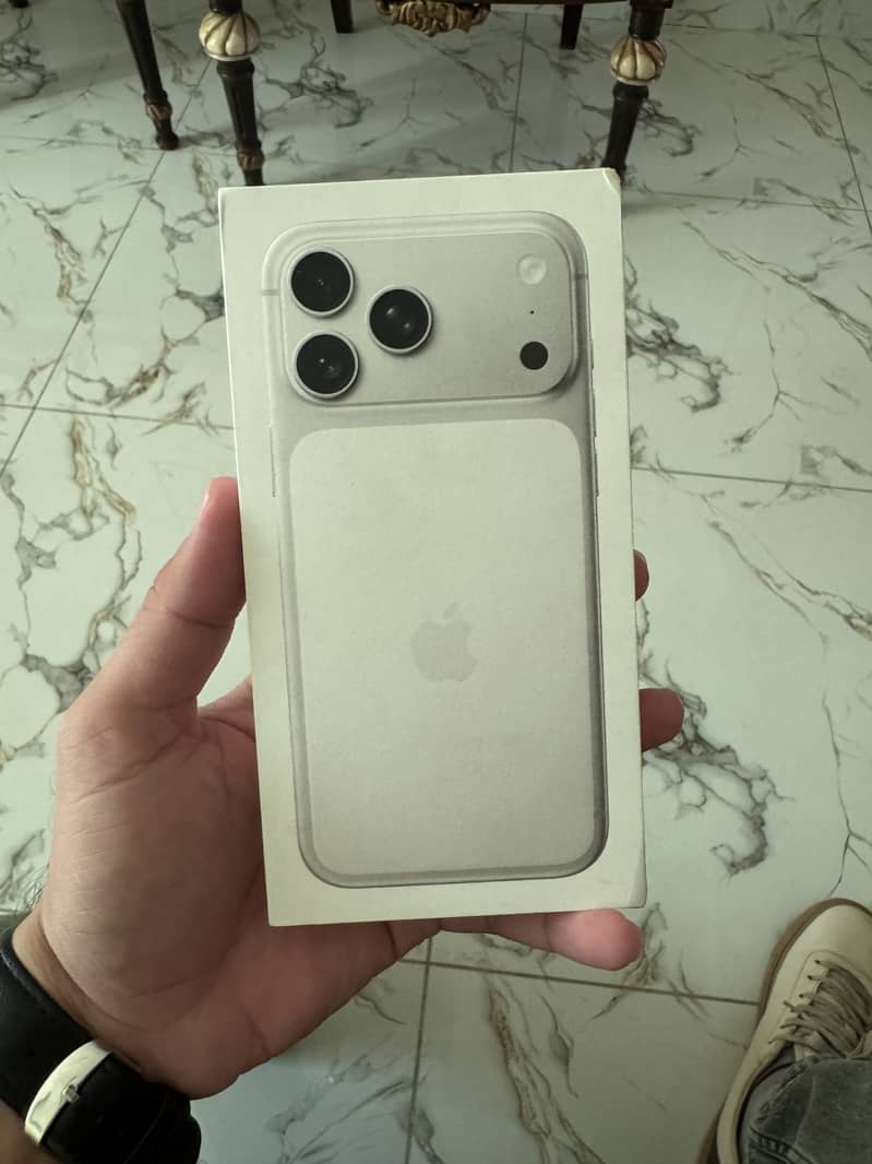 Apple iPhone 17 Pro Max 0