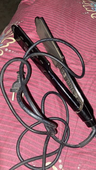 Hair straightener