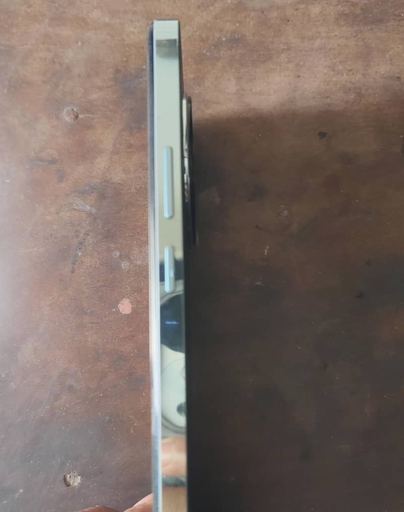 Realme 12 Plus 1