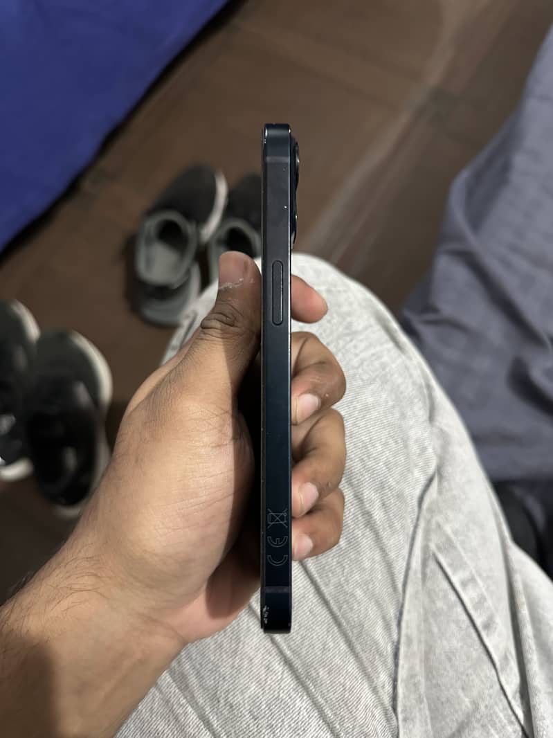 Apple iPhone 13 1