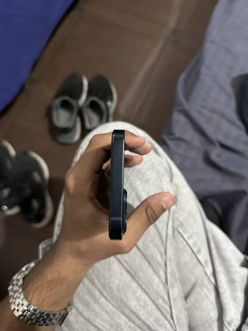 Apple iPhone 13 3