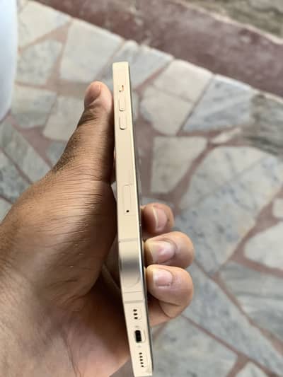 Apple iPhone 14