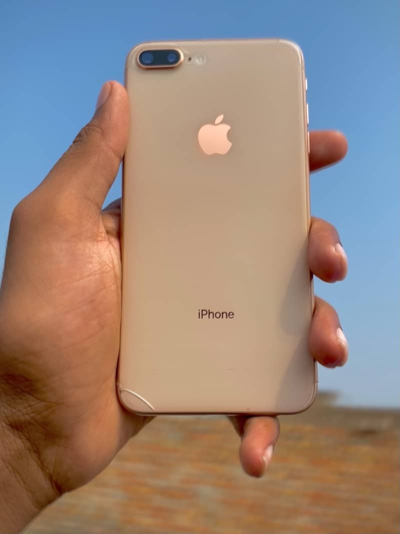 Apple iPhone 8 Plus 6