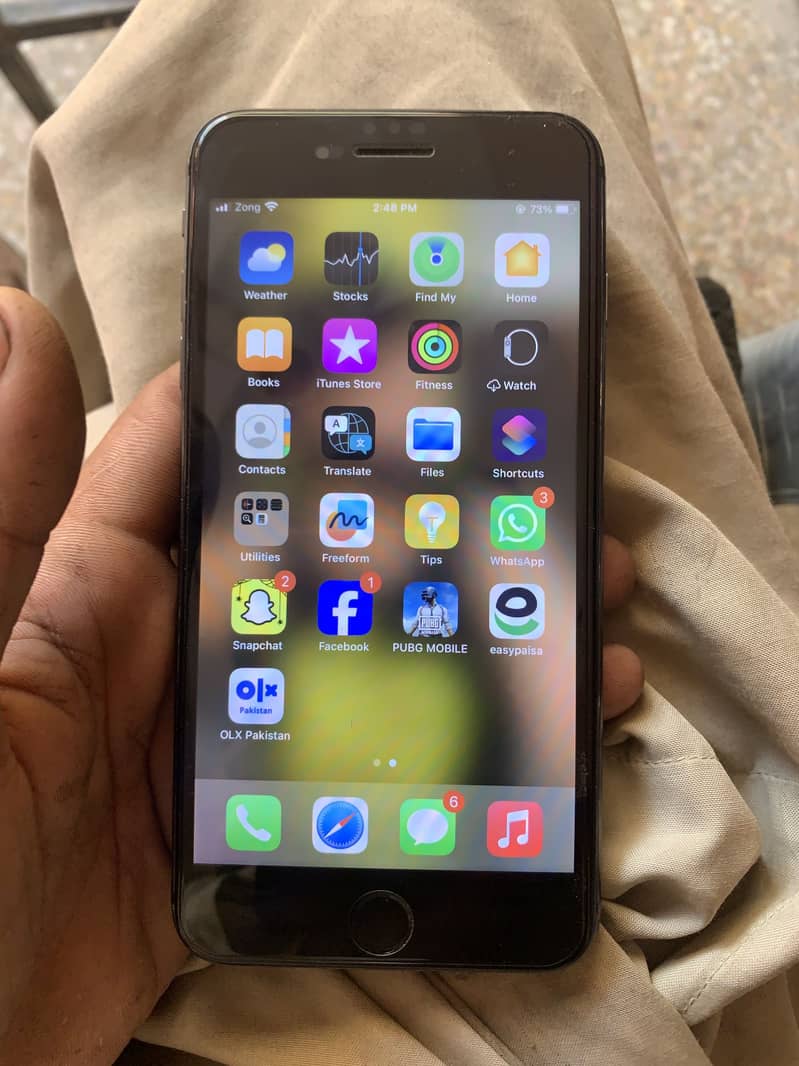 Apple iPhone 8 Plus 3
