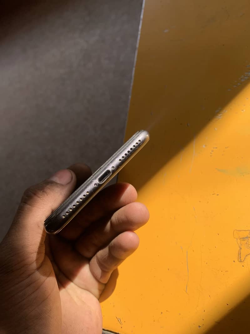 Apple iPhone 8 Plus 4