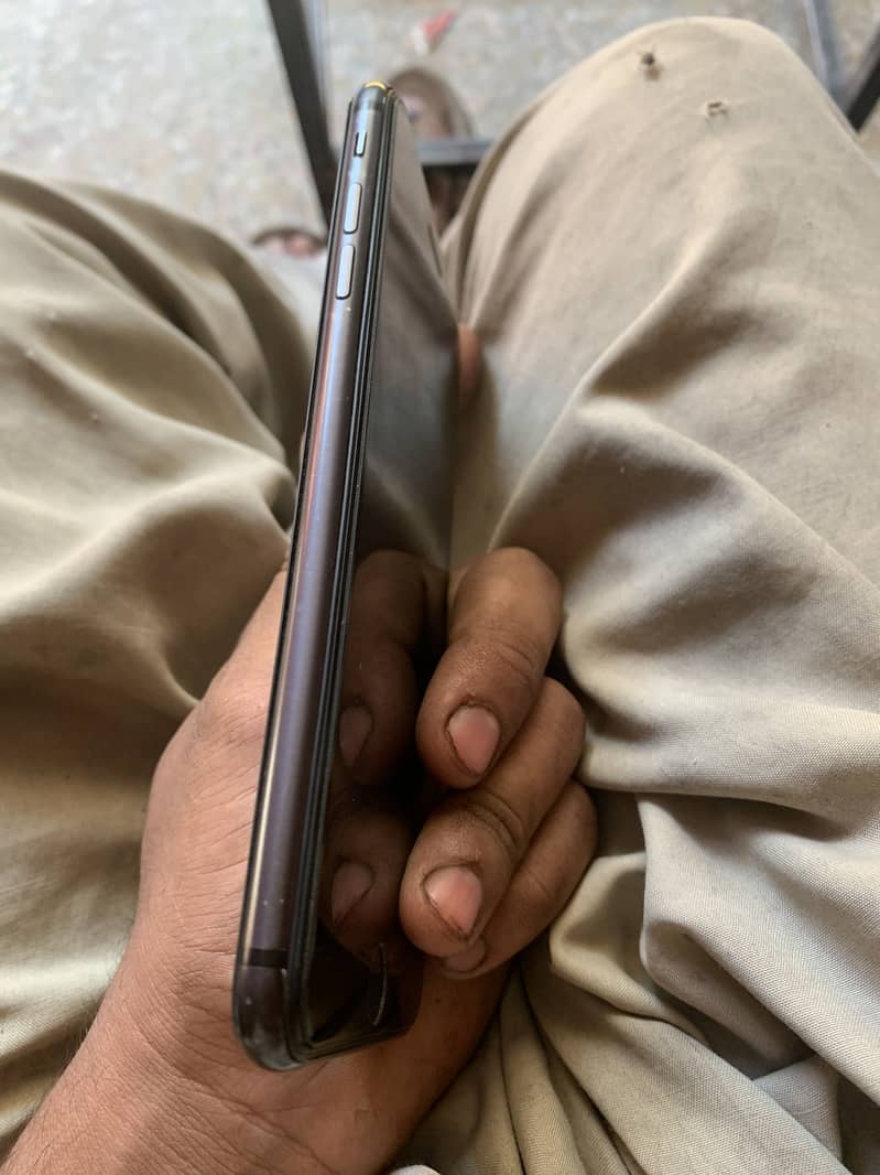 Apple iPhone 8 Plus 6