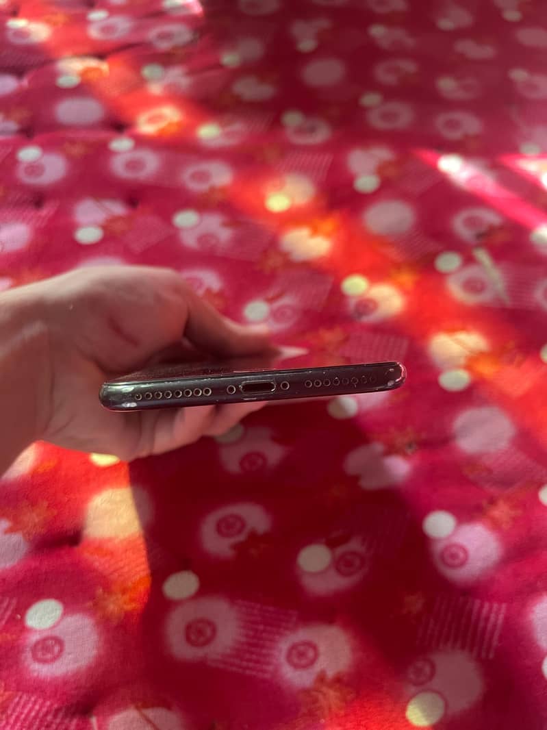 Apple iPhone 7 Plus 2