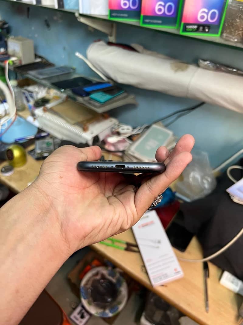 Apple iPhone 11 1