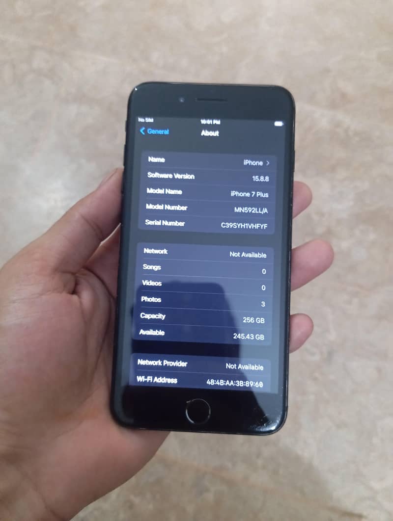 Apple iPhone 7 Plus 3