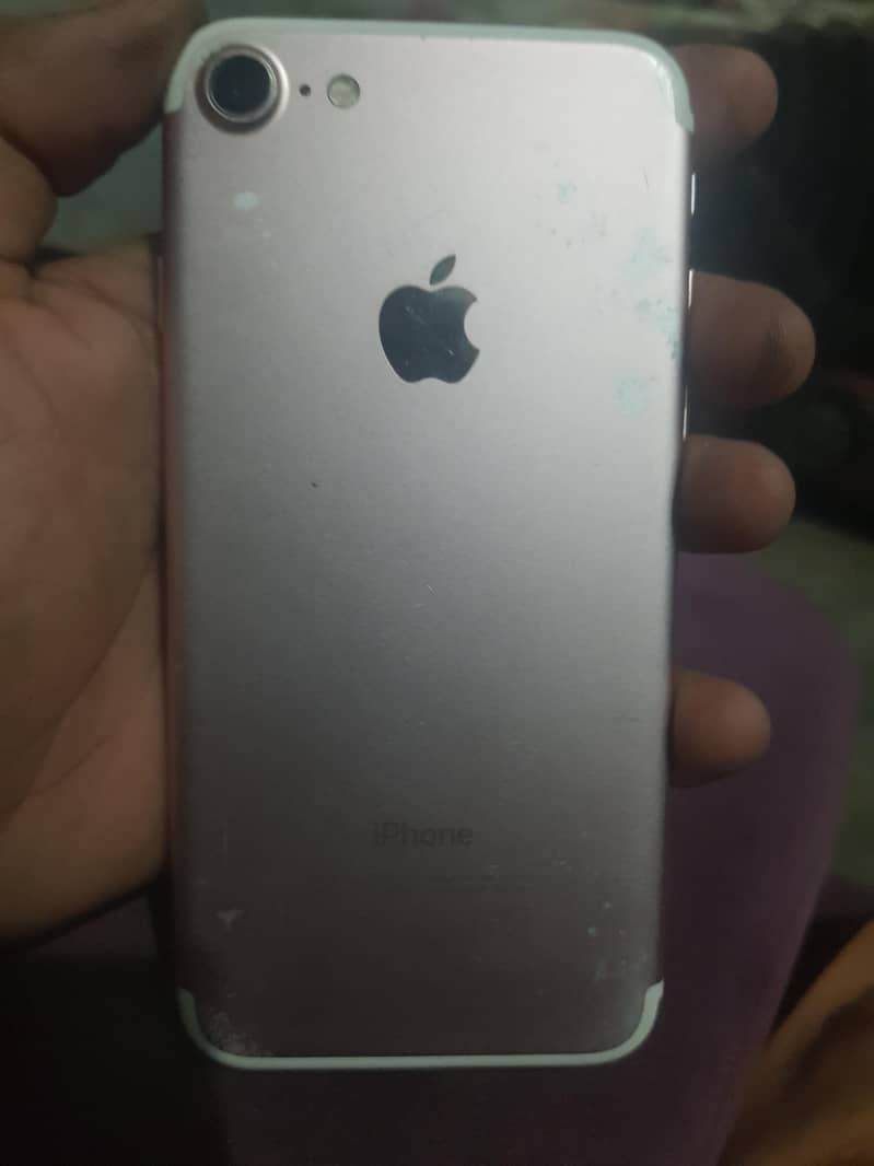 Apple iPhone 7 3