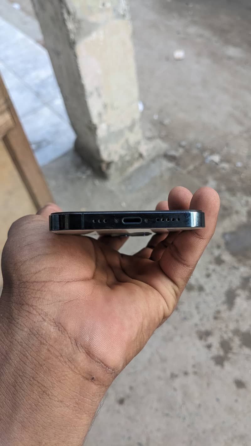 Apple iPhone 12 Pro 3